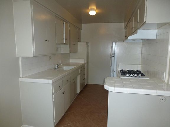 5th image of 1436 N Vista St APT 7