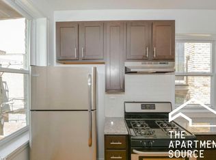 821 W Newport Ave #35JMJ42J9, Chicago, IL 60657