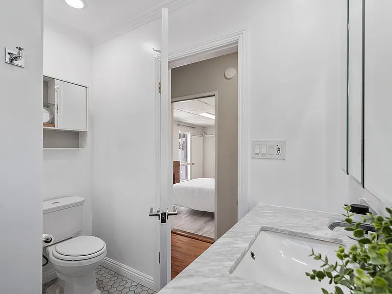 2066 Baltic Ave — Photo 28