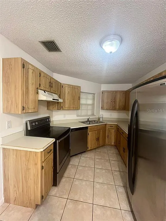 2 bed, 1.0 bath, 852 sqft, $1,400 — Photo 4