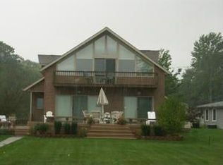 6002 Wildrose Ln, Lakeport, MI 48059