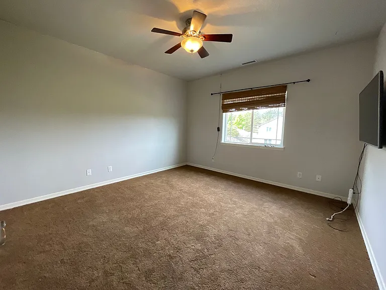 228 Winchester Creek Ave — Photo 30