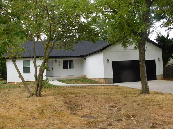 1405 4th St, Monett, MO 65708
