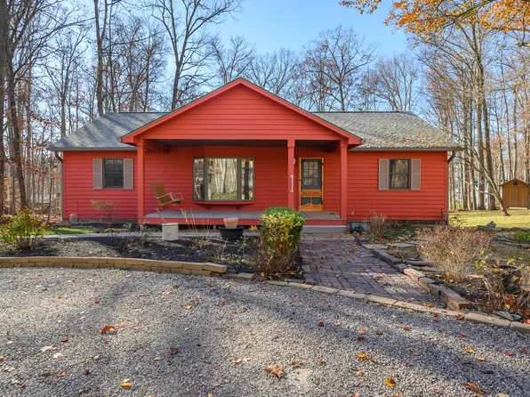 1389 Annandale Dr E, Nashville, IN 47448