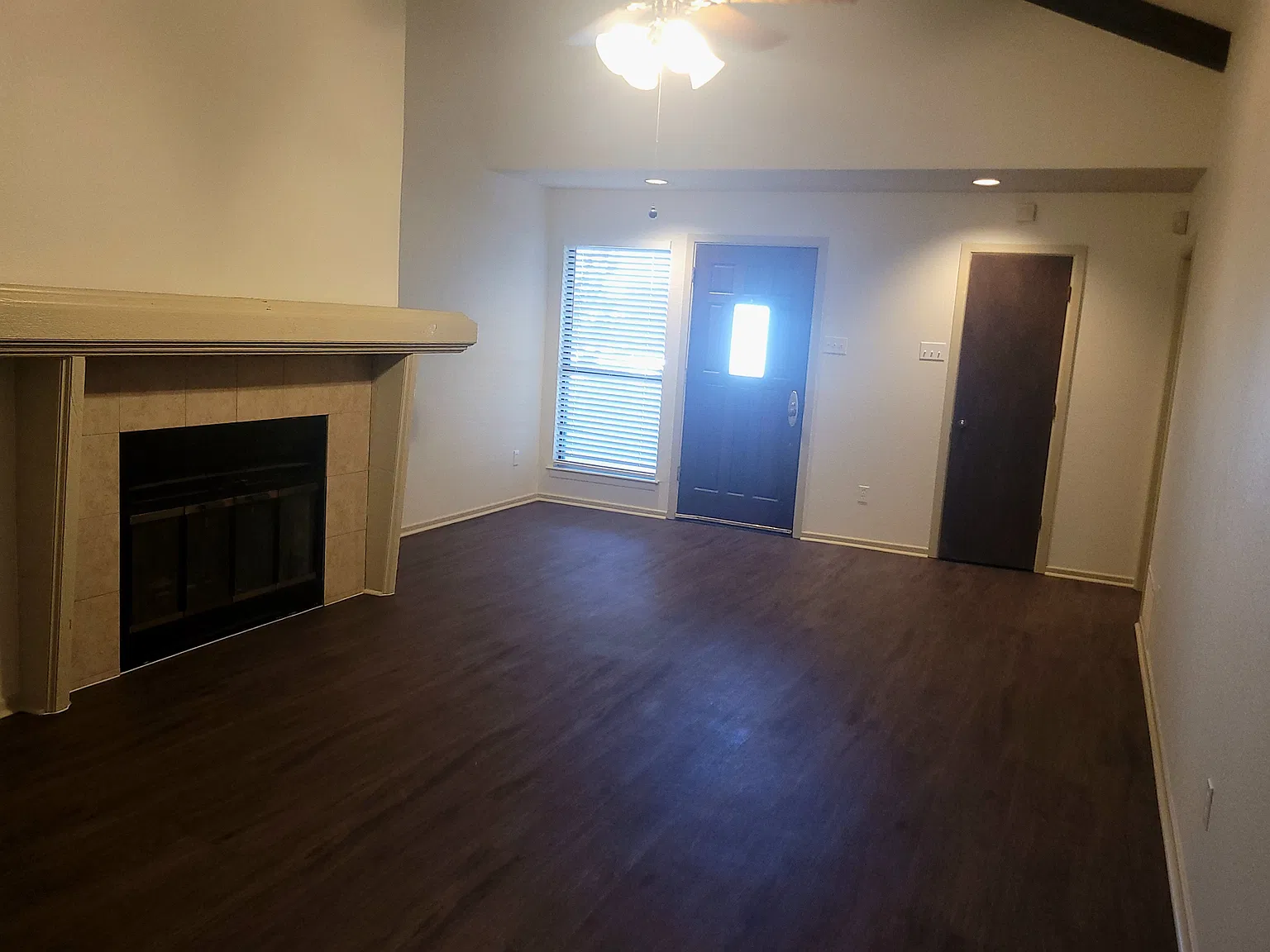 2 bed, 1500 sqft, $2,400 — Photo 1