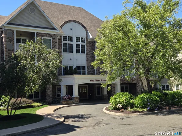 1 West Street #215, Simsbury, CT 06070
