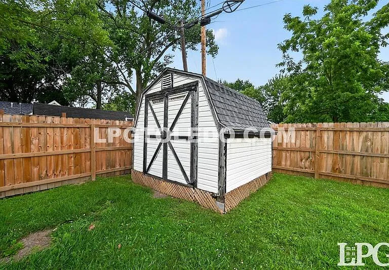 12378 Lincoln Blvd — Photo 27