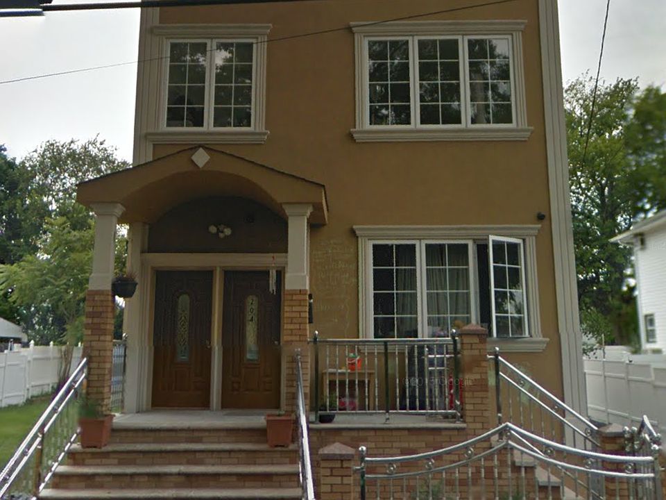 1st image of 204 Benson Ave