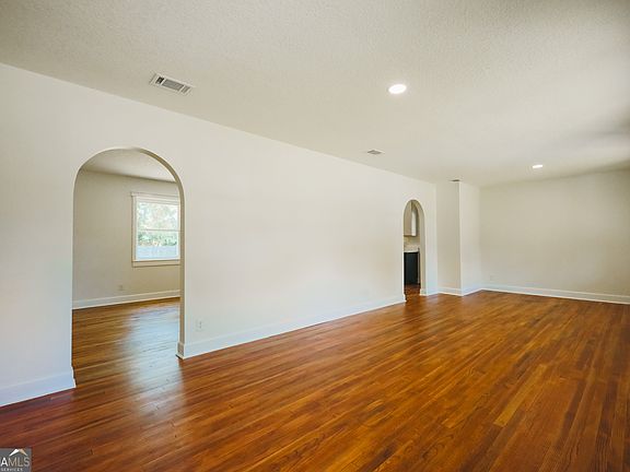 3rd image of 106 Pinehurst Dr