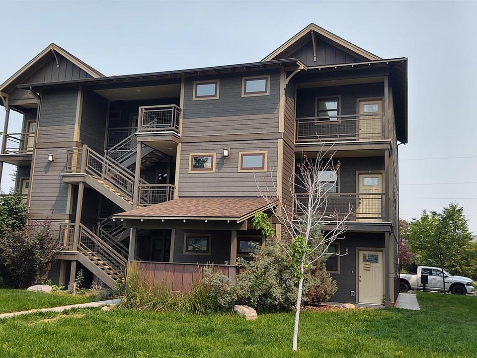 2nd image of 1335 Dakota St #G