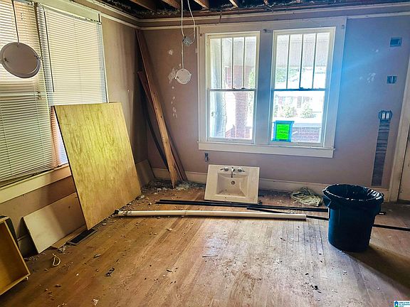 4th image of 602 E 22nd St