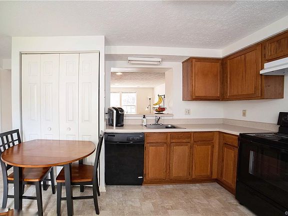 3rd image of 7708 Pomeroy Ct