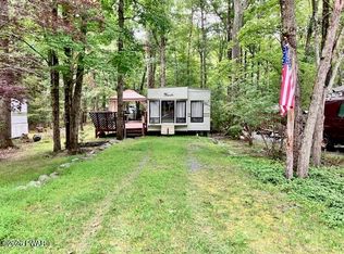 173 Creek View Dr, Milford, PA 18337