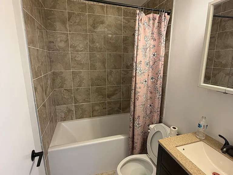 4837 W Bancroft St — Photo 32