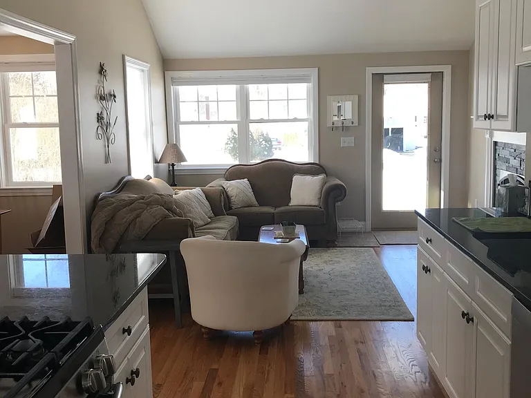 Llynwood Dr — Photo 28