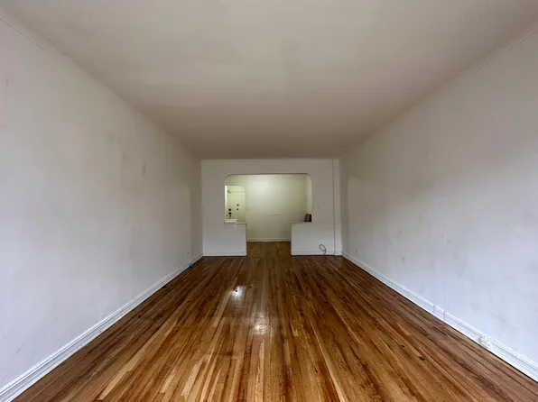 83-14 Lefferts Boulevard image 2 of 8