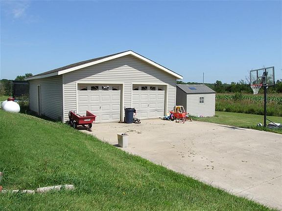 Detached Garage