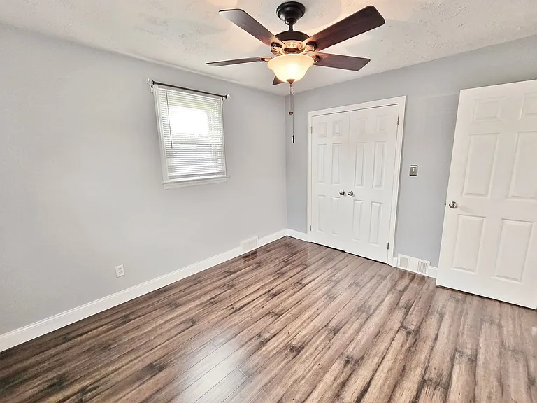 125 Grant Dr — Photo 17