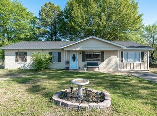 802 Angela Cir, Barling, AR 72923