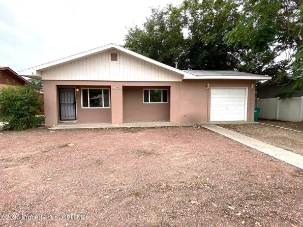 709 W Apache St, Farmington, NM 87401