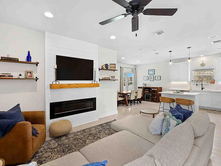 7910 Ella Lee Ln — Photo 4