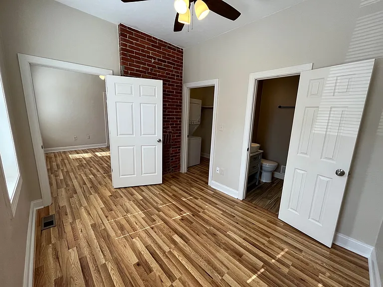 100 S 22nd St #2 — Photo 10