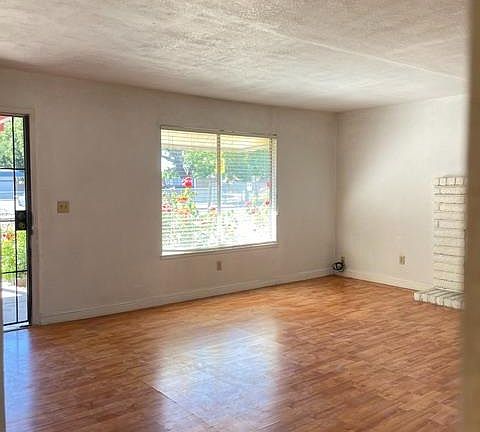 5th image of 8432 Tam O Shanter Dr