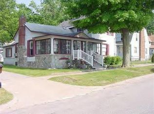32 S Michigan Ave, Shelby, MI 49455