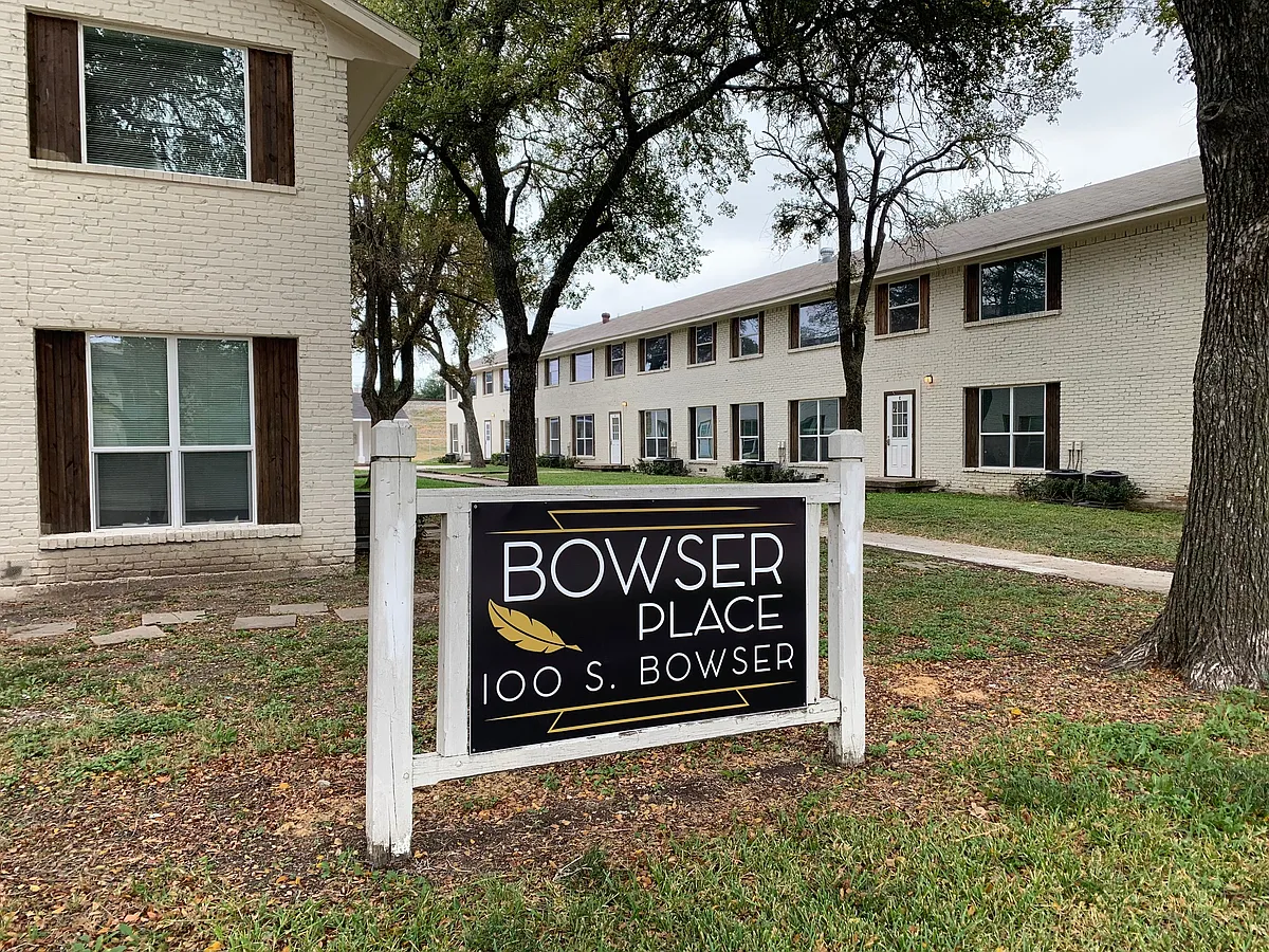 Building Photo - 102 S Bowser Rd #102