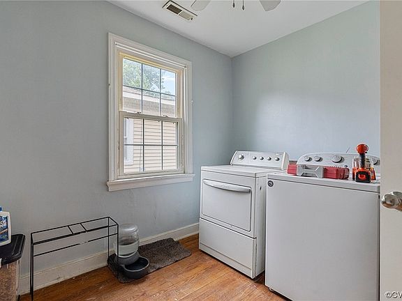 4th image of 1308 Enfield Ave
