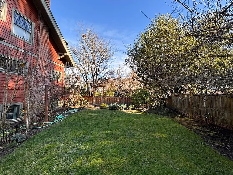 2817 NE 19th Ave — Photo 35