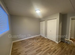 525 Ford St N APT 1, Thunder Bay, ON P7C4Z1