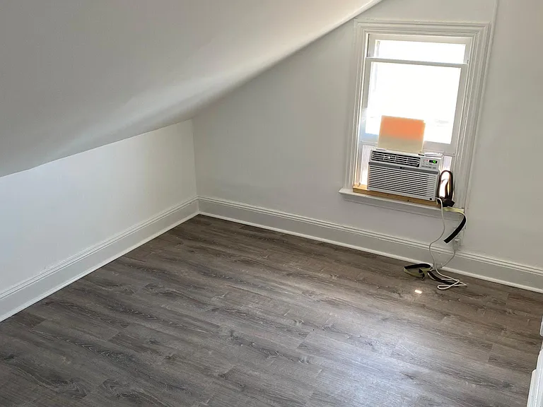 2nd floor bedroom
