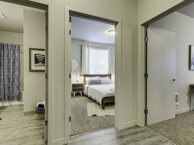 Union Park Apartments — Photo 22