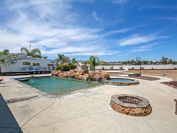 Pool,spa & Fire pit