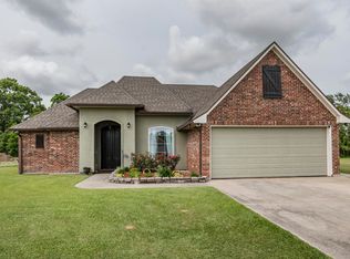 211 Talon Rd, Youngsville, LA 70592