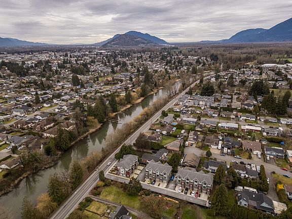 2nd image of 46339 Hope River Rd #6