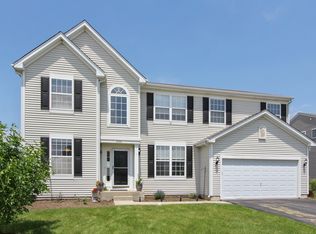 2544 W Spruce Dr, Round Lake, IL