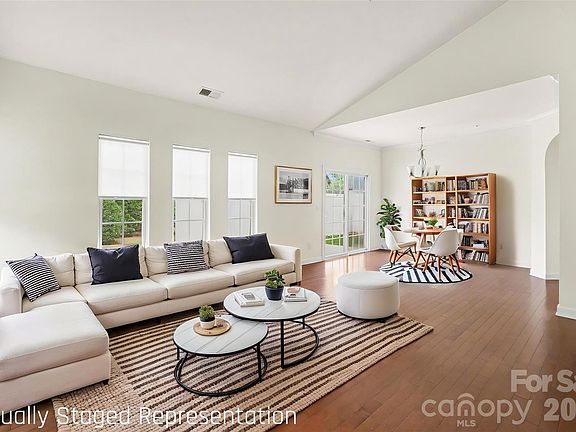 2nd image of 15109 Jade St