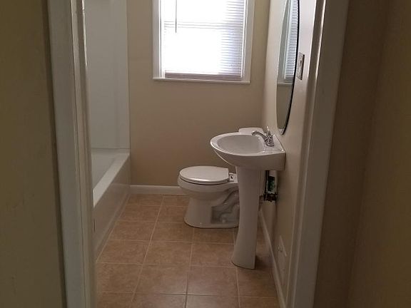 2nd image of 4536 Roslyn Dr