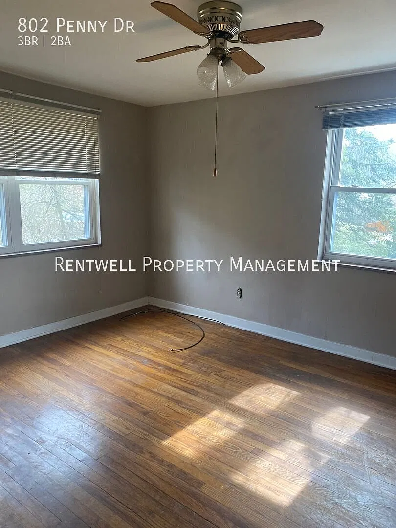 3-Bedroom Brick Home on a Corner Lot in Penn Hills! — Photo 4