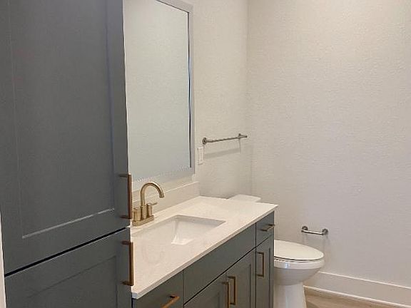 5th image of 1025 E Harrison St #2