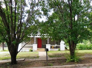 204 E Tahlequah Ave, Sulphur, OK 73086