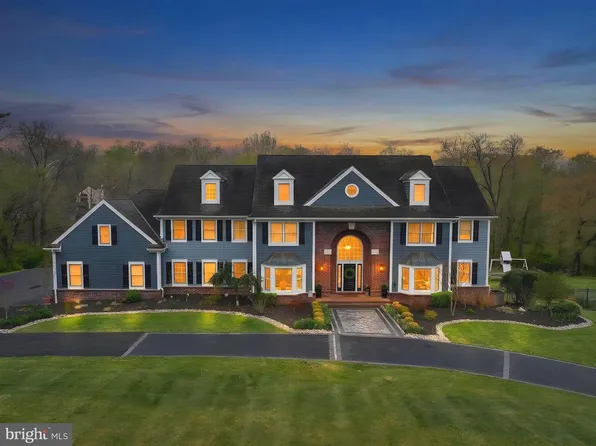 8 Keithwood Ct, Titusville, NJ 08560