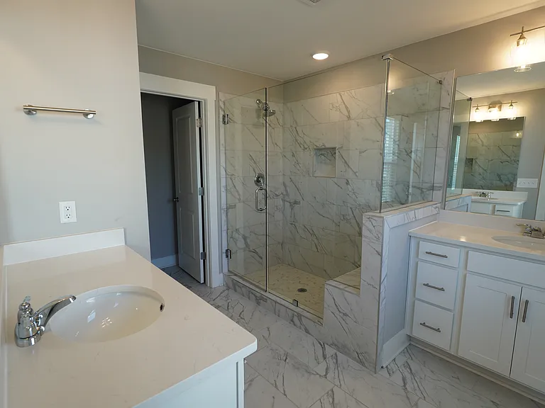 1532 Henry St — Photo 11