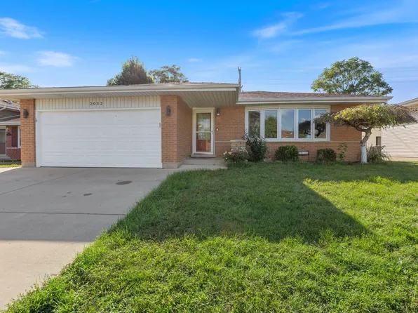 2032 N Wainwright Ct, Palatine, IL 60074