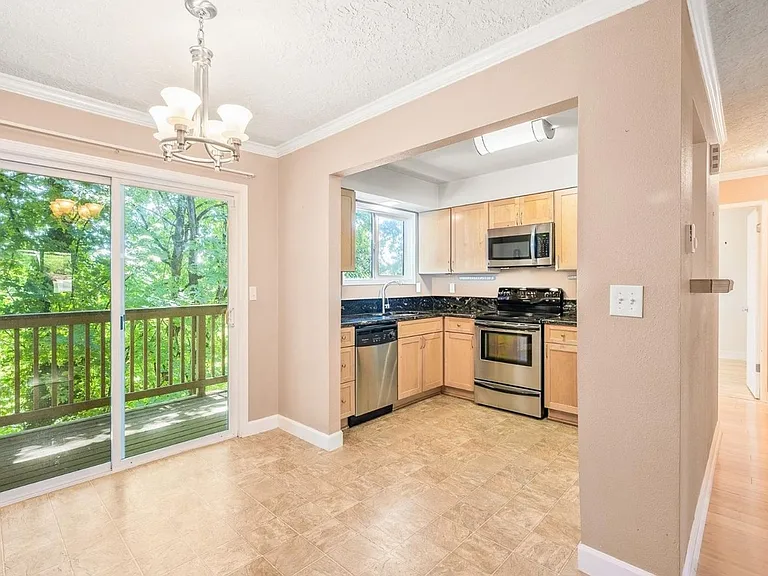 1015 SW Bertha Blvd #5 — Photo 7