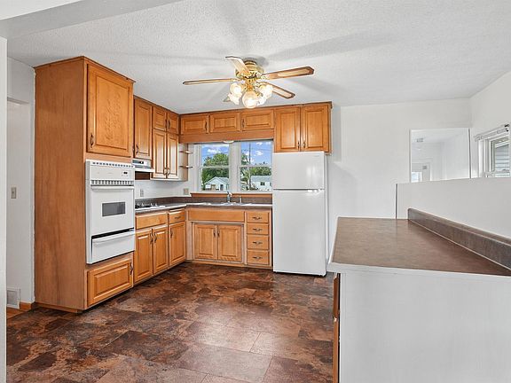 5th image of 512 Maple St