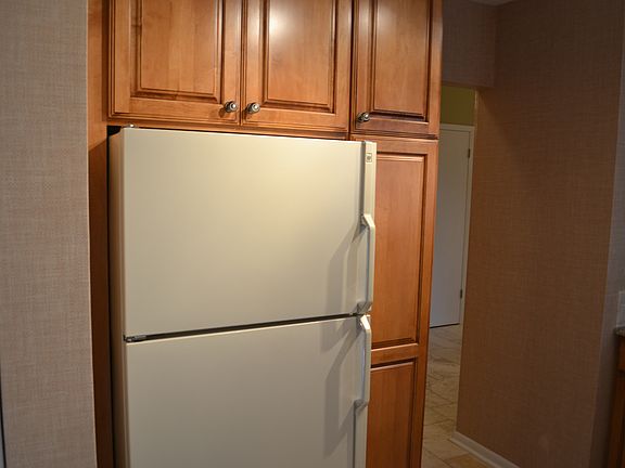 4th image of 8436 Long Meadow Cir N