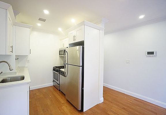 4th image of 286 Cooper St APT 1R